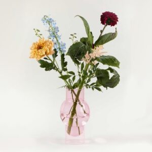 De Bubble Tube design vaas is geschikt voor een mooie bos bloemen. Ontwerp van het Deense Studio About. Handgeblazen.