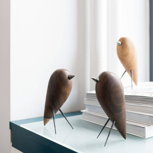 Op zoek naar een leuk cadeau? Deze massief houten Ptak design vogel is geschikt voor jong en oud, man of vrouw.