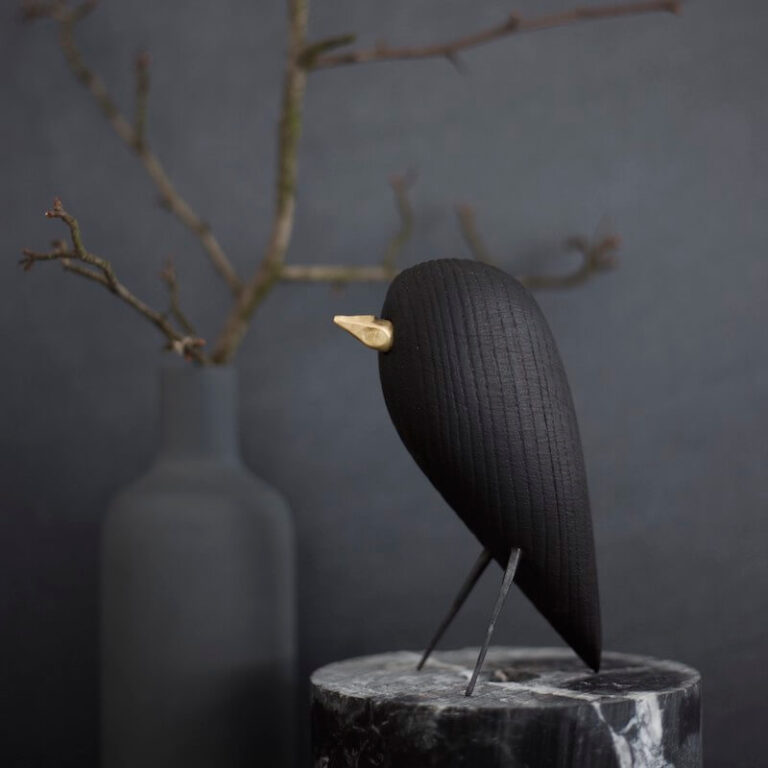 De Ptak houten design bird van Stonesforge is een decoratief design accessoire voor in huis.