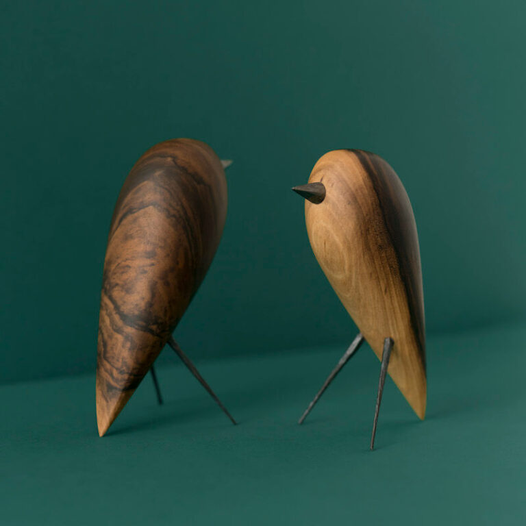 De Ptak houten design bird van Stonesforge is een decoratief design accessoire voor in huis.