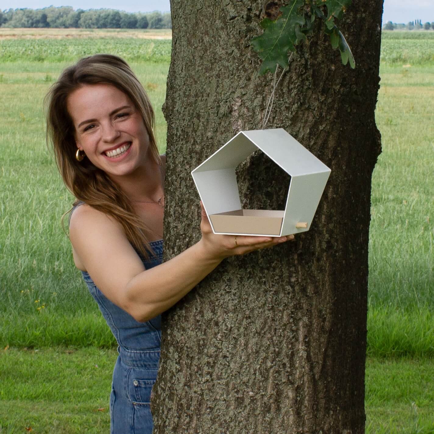 Ilse Bouwens is de ontwerpster van allerlei voederhuisjes waaronder deze Small Diamond