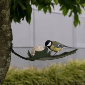 Leaf Me – Wand-vogelvoederschaal – Groen metaal
